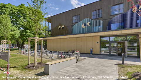 30.04.2025 - Abrissbaustelle Kindergarten an der Heinrich-Wieland-Strasse in Neuperlach