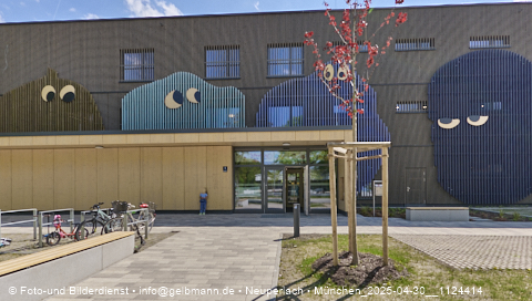 30.04.2025 - Abrissbaustelle Kindergarten an der Heinrich-Wieland-Strasse in Neuperlach