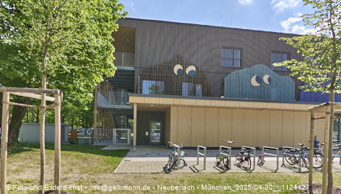 30.04.2025 - Abrissbaustelle Kindergarten an der Heinrich-Wieland-Strasse in Neuperlach