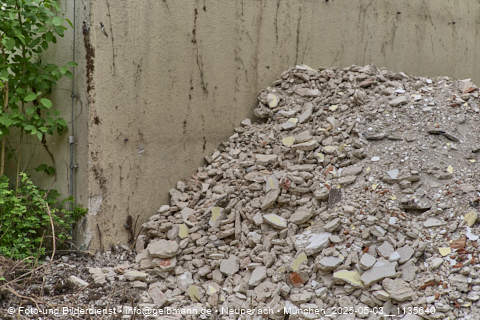 05.05.2025 - Abrissbaustelle Kindergarten an der Heinrich-Wieland-Strasse in Neuperlach