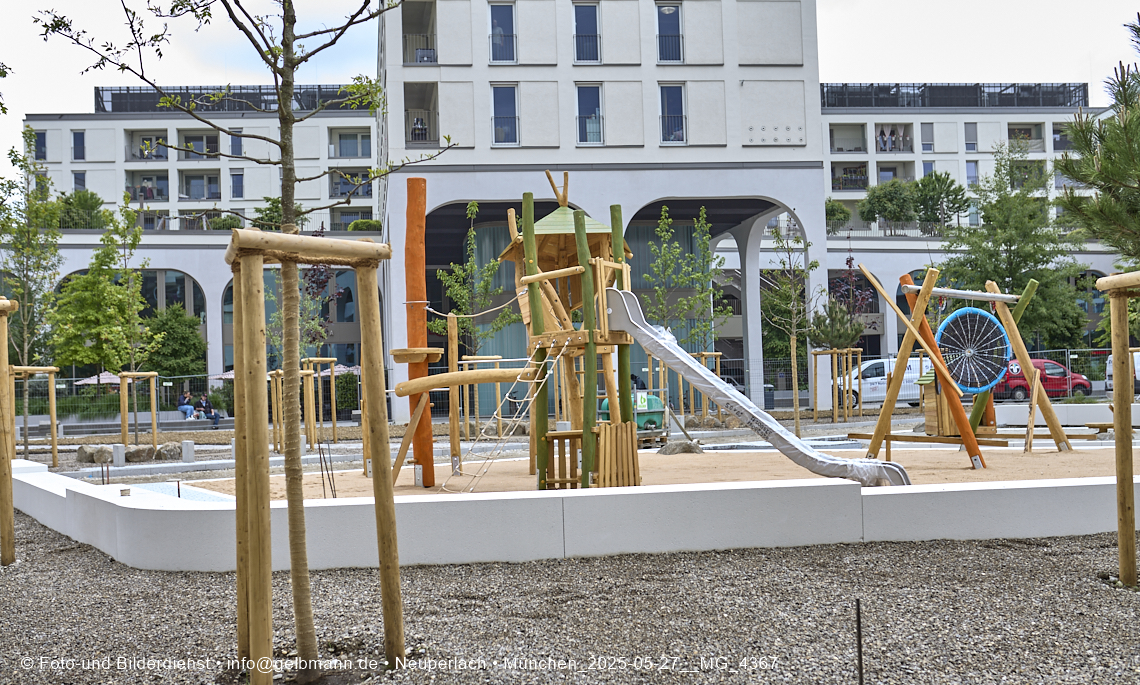 27.05.2025 - Bauarbeiten an den Freiflächen vom Perlach Plaza 