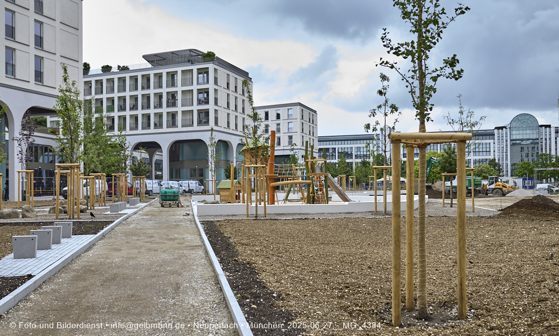 27.05.2025 - Bauarbeiten an den Freiflächen vom Perlach Plaza 