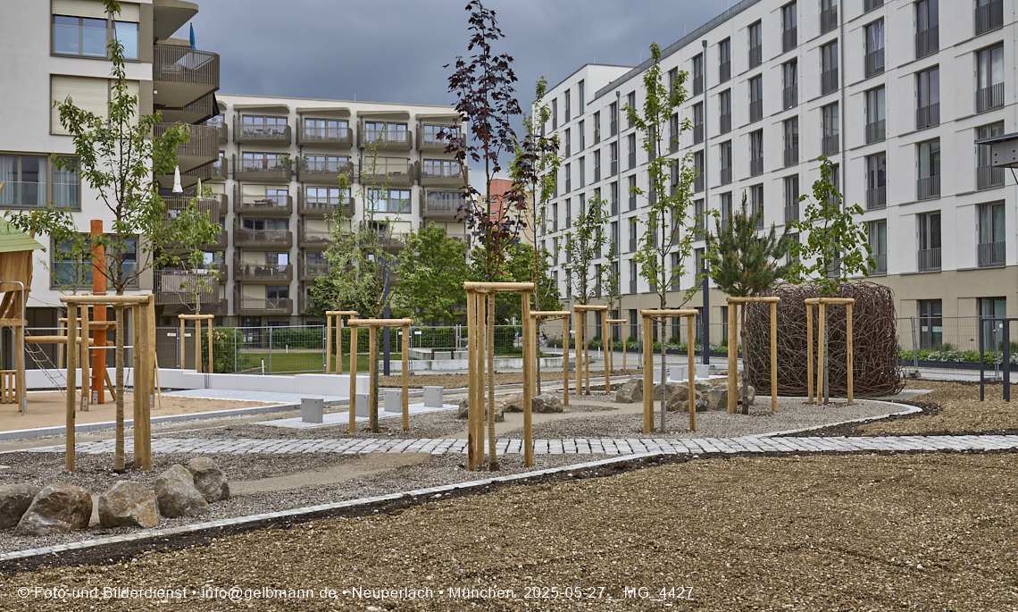 27.05.2025 - Bauarbeiten an den Freiflächen vom Perlach Plaza 