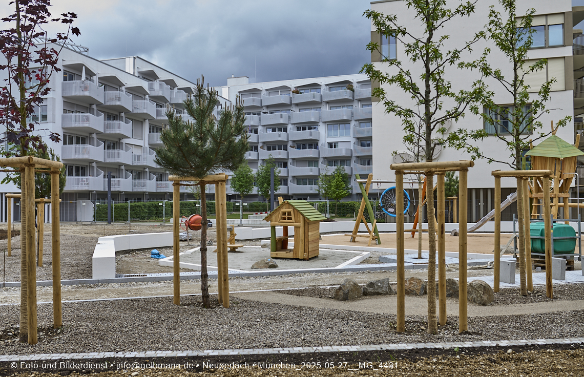 27.05.2025 - Bauarbeiten an den Freiflächen vom Perlach Plaza 