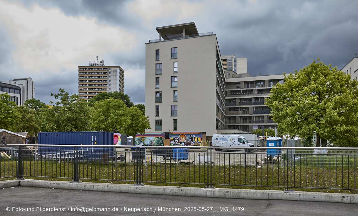 27.05.2025 - Bauarbeiten an den Freiflächen vom Perlach Plaza 