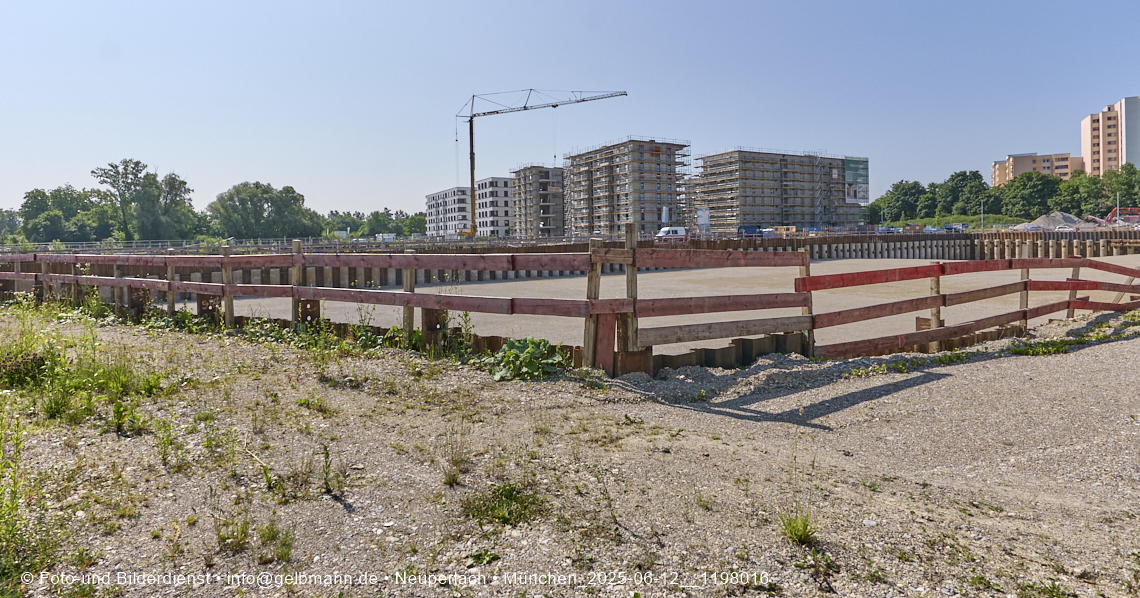 12.06.2025 - Alexisquartier_mit_Wohnanlage Karl-Marx-Ring 52-62 und das Marx-Zentrum in Neuperlach 12.06.2025 - Alexisquartier_mit_Wohnanlage Karl-Marx-Ring 52-62 und das Marx-Zentrum in Neuperlach