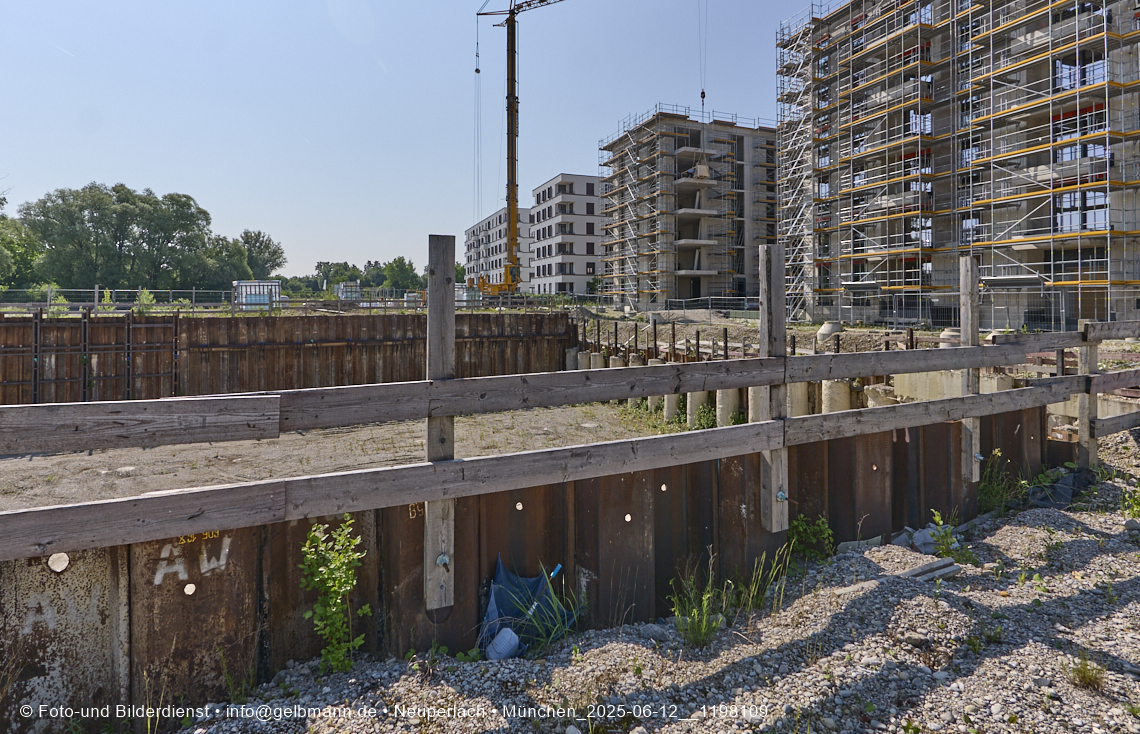 12.06.2025 - Alexisquartier_mit_Wohnanlage Karl-Marx-Ring 52-62 und das Marx-Zentrum in Neuperlach 12.06.2025 - Alexisquartier_mit_Wohnanlage Karl-Marx-Ring 52-62 und das Marx-Zentrum in Neuperlach