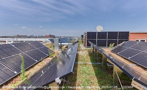 05.07.2025 - Dachbegehung mit der Münchner Wohnen am Karl-Marx-Ring 11-21 in Neuperlach