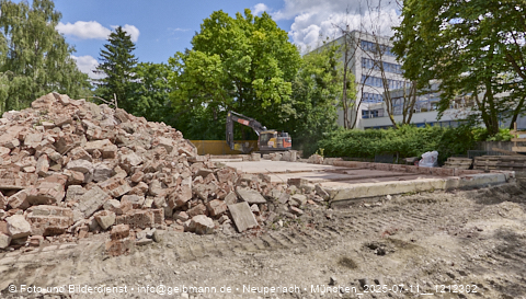 11.07.2025 - Abrissbaustelle Kindergarten an der Heinrich-Wieland-Strasse in Neuperlach
