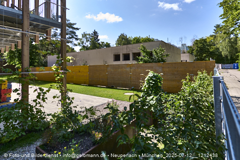 12.07.2025 - Abrissbaustelle Kindergarten an der Heinrich-Wieland-Strasse in Neuperlach