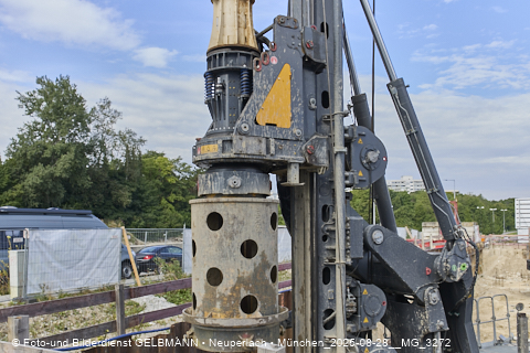 28.08.2025 - DEMOS-Baustelle und BayernHeim-Baustelle Alexiqauartier und BayernHeim in Neuperlach