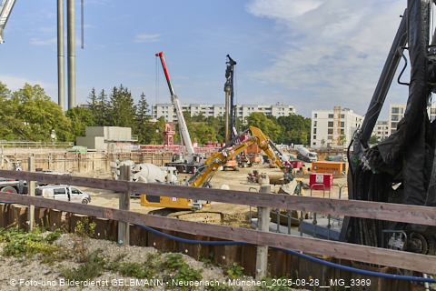 28.08.2025 - DEMOS-Baustelle und BayernHeim-Baustelle Alexiqauartier und BayernHeim in Neuperlach