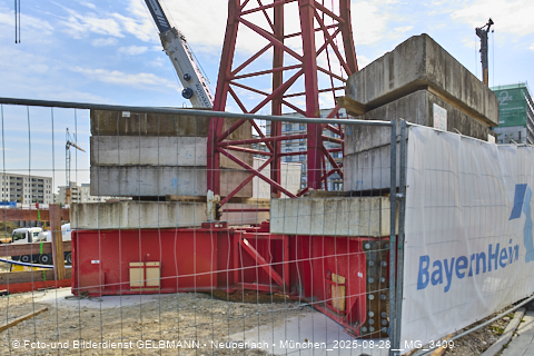 28.08.2025 - DEMOS-Baustelle und BayernHeim-Baustelle Alexiqauartier und BayernHeim in Neuperlach