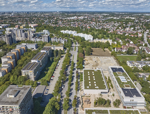 03.09.2025 - Luftbilder vom der Baustelle zur Grundschule am Karl-Marx-Ring in Neuperlach
