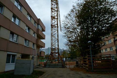 24.10.2019 - Der Kran steht und hat mit der Arbeit begonnen