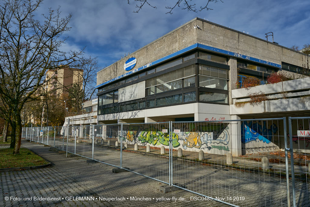 14.11.2019 - Das Quiddezentrum kurz vor dem Abriss in Neuperlach