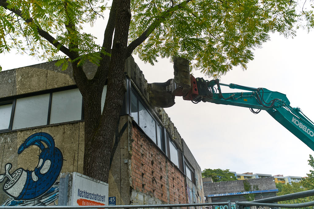 21.09.2021 - Die Abrissarbeiten haben begonnen