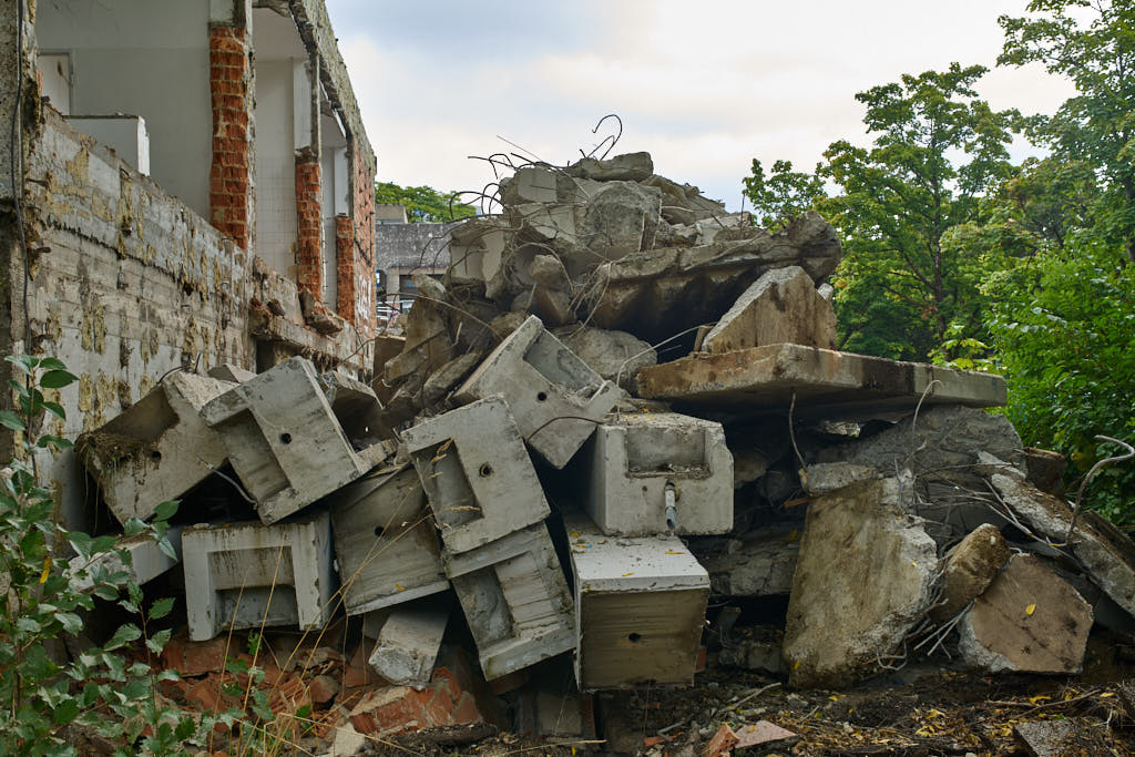 21.09.2021 - Die Abrissarbeiten haben begonnen