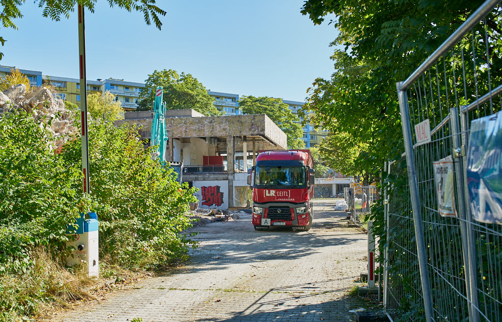 23.09.2021 - Abrissbegin des Quiddezentrums in Neuperlach
