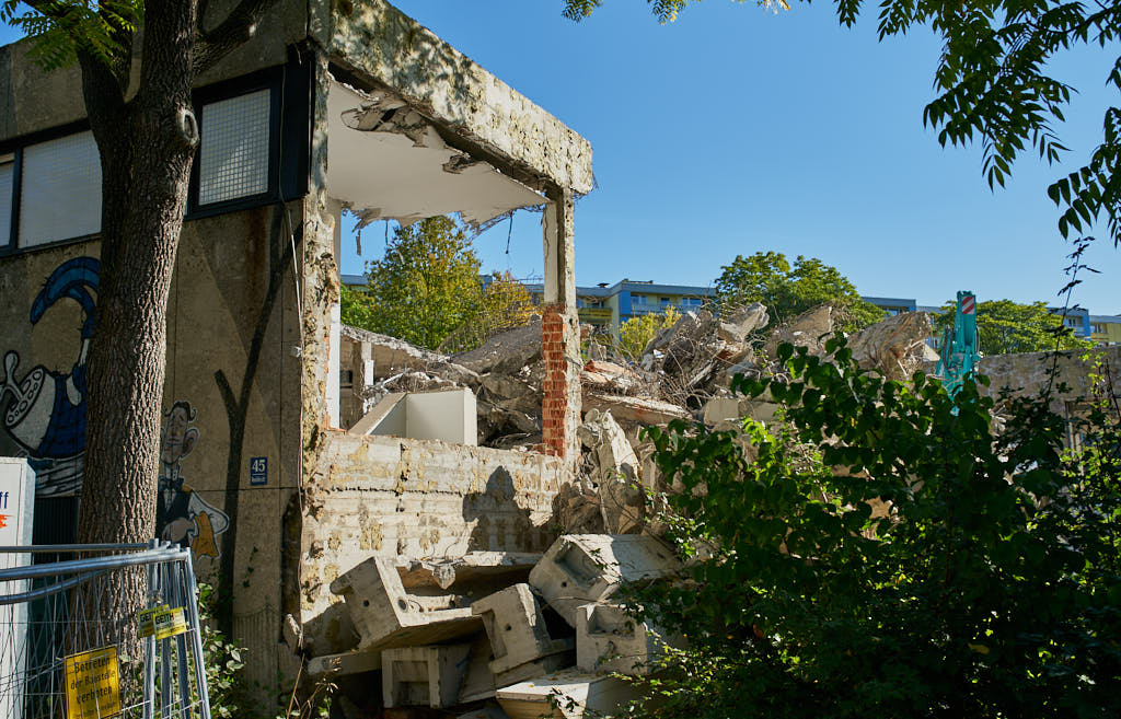 23.09.2021 - Abrissbegin des Quiddezentrums in Neuperlach