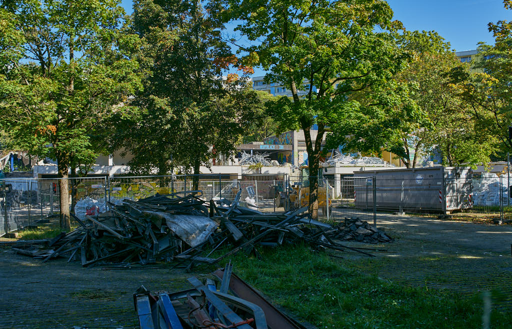 23.09.2021 - Abrissbegin des Quiddezentrums in Neuperlach