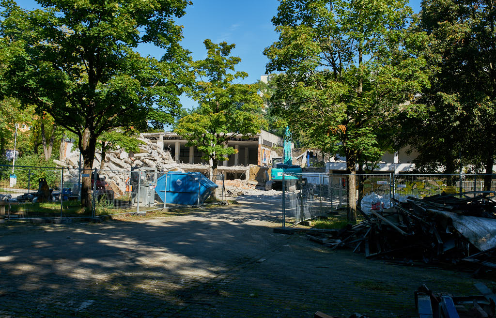 23.09.2021 - Abrissbegin des Quiddezentrums in Neuperlach