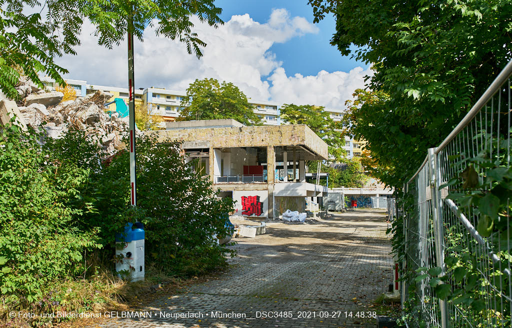 27.092021 - Abrissarbeiten am Quiddetentrum in Neuperlach