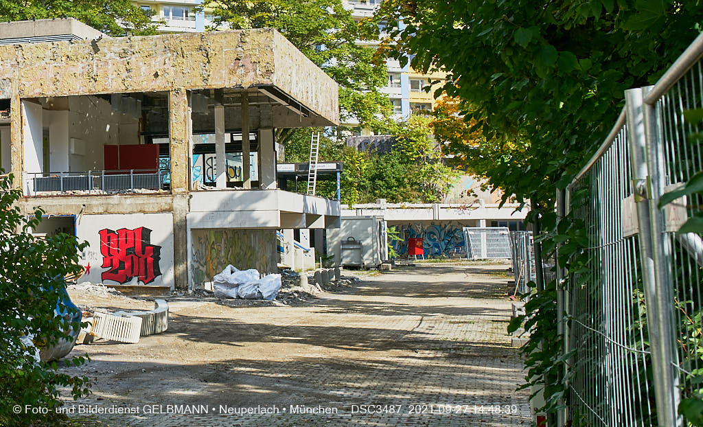 27.092021 - Abrissarbeiten am Quiddetentrum in Neuperlach