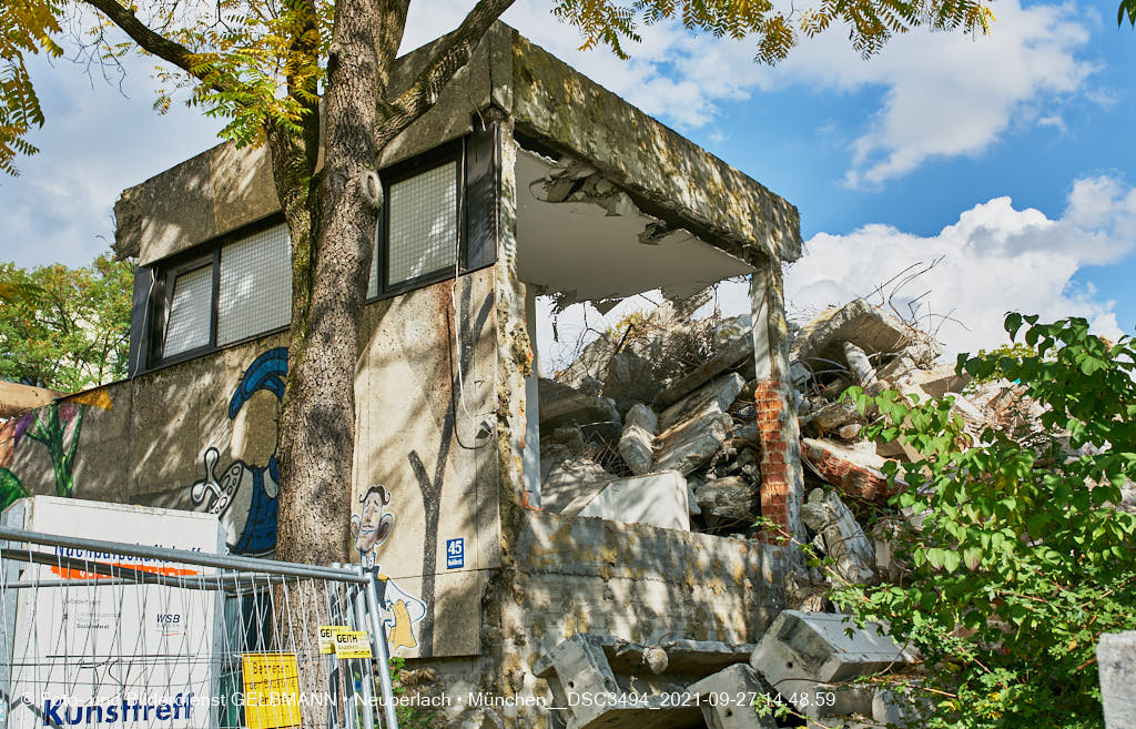 27.092021 - Abrissarbeiten am Quiddetentrum in Neuperlach