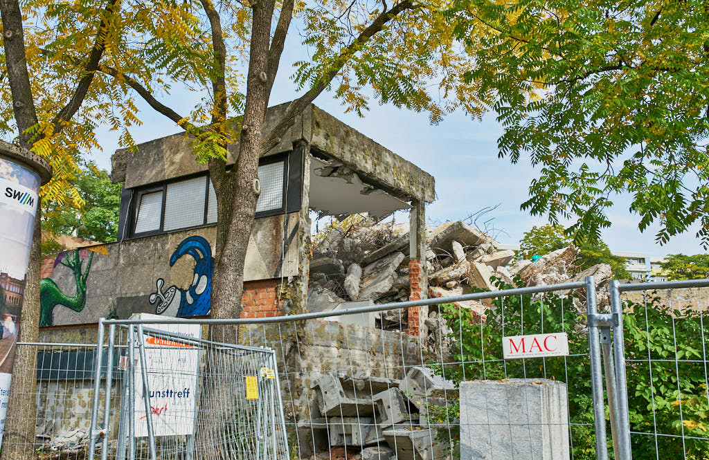 28.09.2021 - Abrissbegin des Quiddezentrums in Neuperlach
