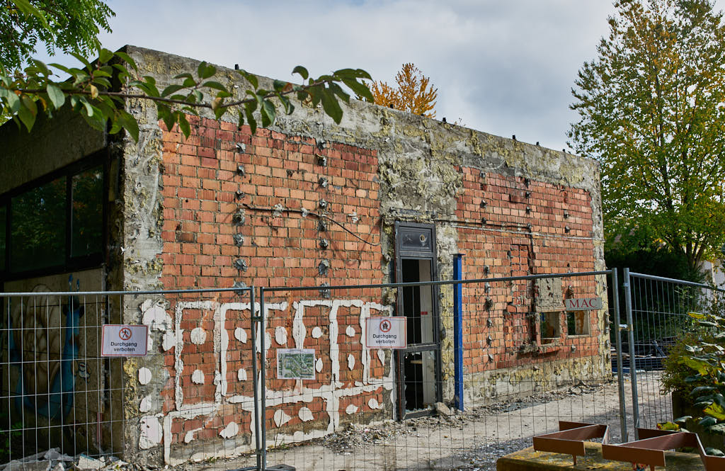 28.09.2021 - Abrissbegin des Quiddezentrums in Neuperlach