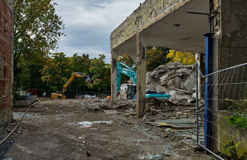 29.09.2021 - Abrissbegin des Quiddezentrums in Neuperlach