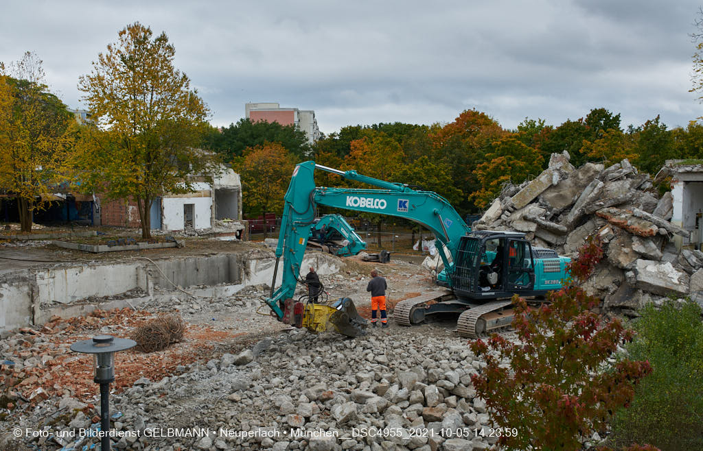 05.10.2021 - Abrissarbeiten am Quiddezentrum in Neuperlach