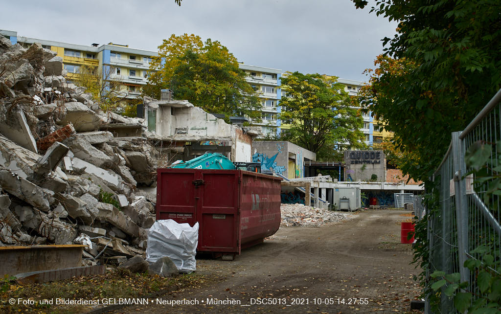 05.10.2021 - Abrissarbeiten am Quiddezentrum in Neuperlach