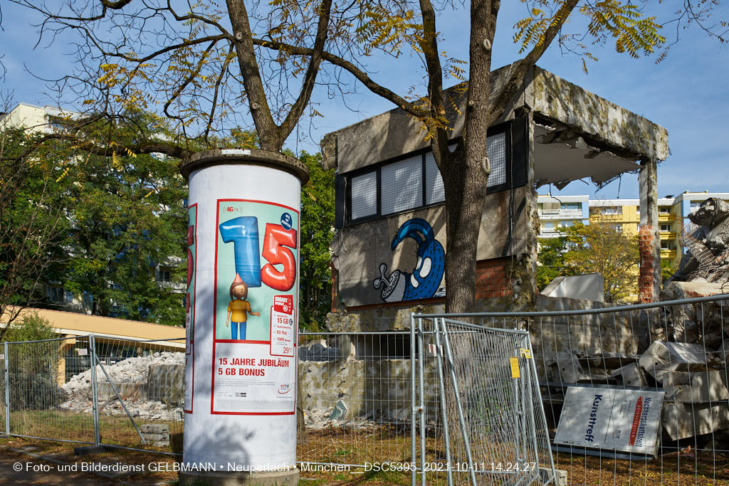 11.10.2021 - Abrissarbeiten am Quiddetentrum in Neuperlach