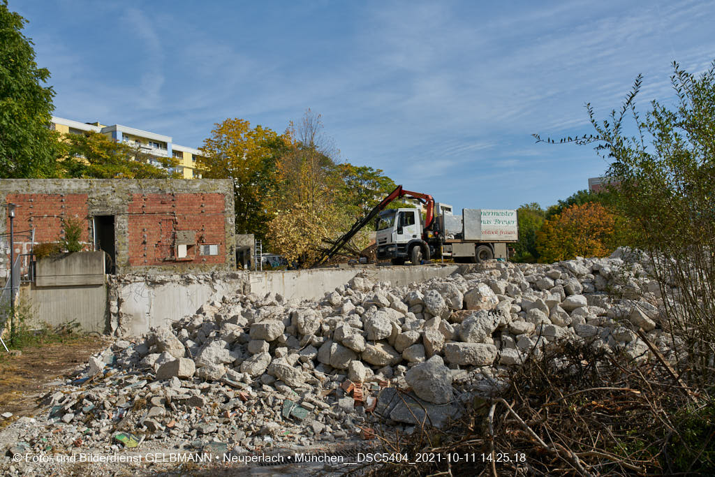 11.10.2021 - Abrissarbeiten am Quiddetentrum in Neuperlach