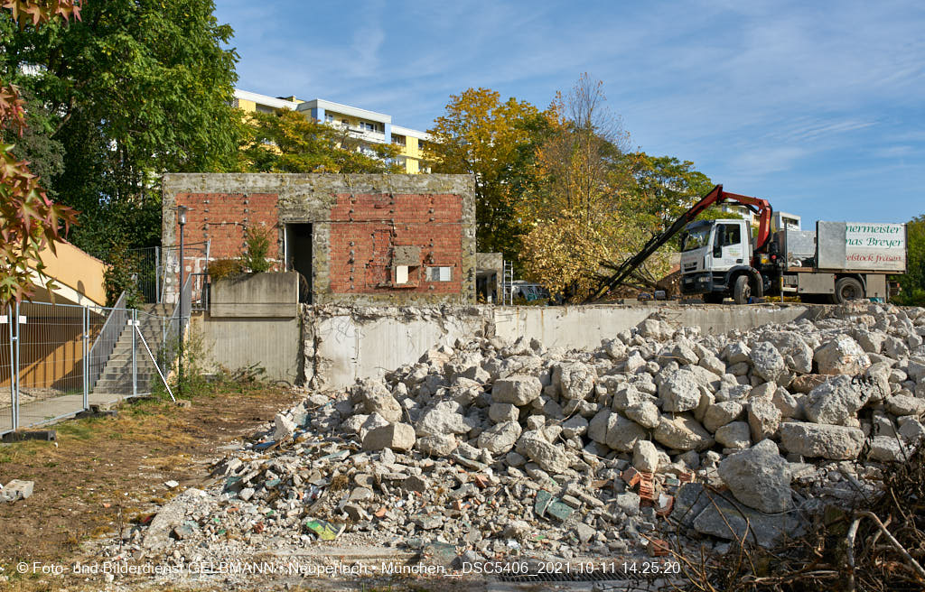 11.10.2021 - Abrissarbeiten am Quiddetentrum in Neuperlach