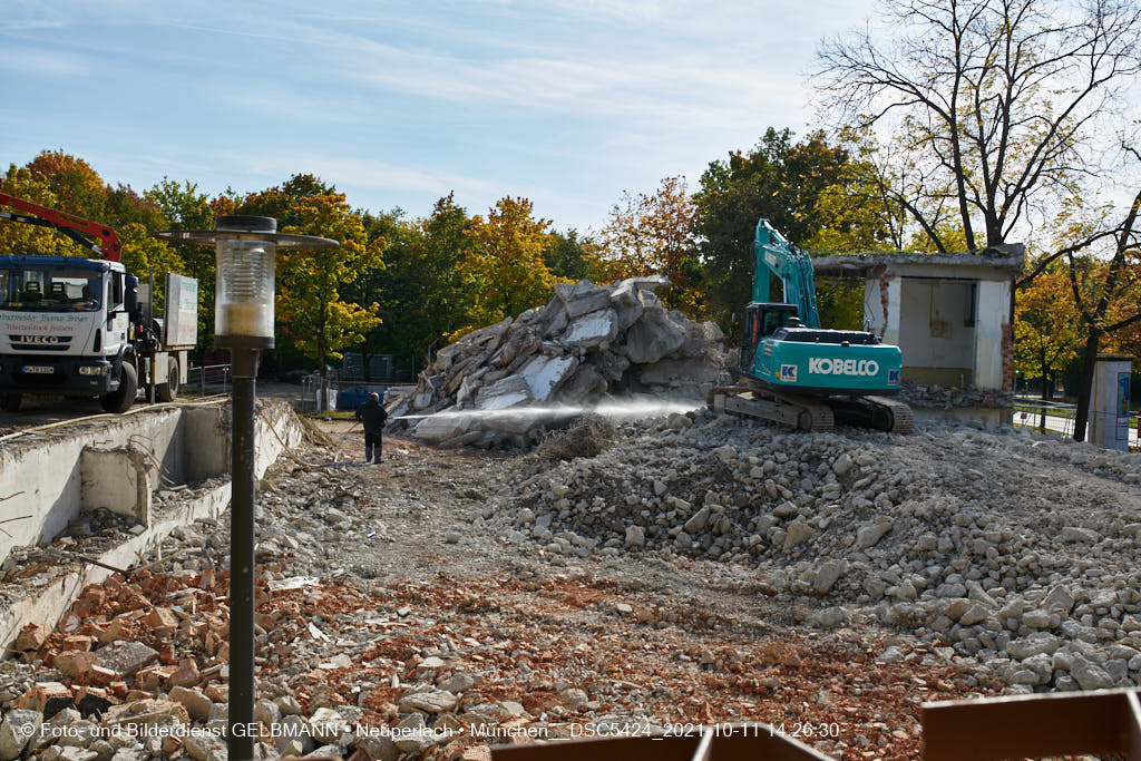 11.10.2021 - Abrissarbeiten am Quiddetentrum in Neuperlach