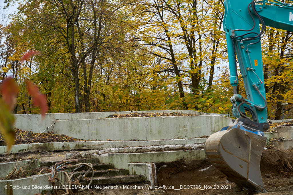 03.11.2021 - Abriss vom Quiddezentrum in Neuperlach