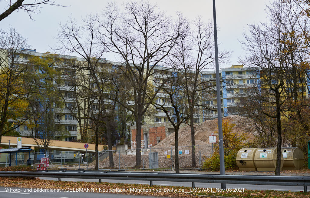 03.11.2021 - Abriss vom Quiddezentrum in Neuperlach