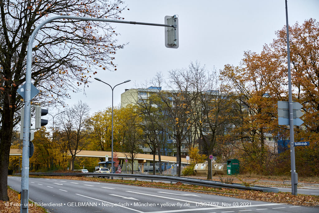 03.11.2021 - Abriss vom Quiddezentrum in Neuperlach