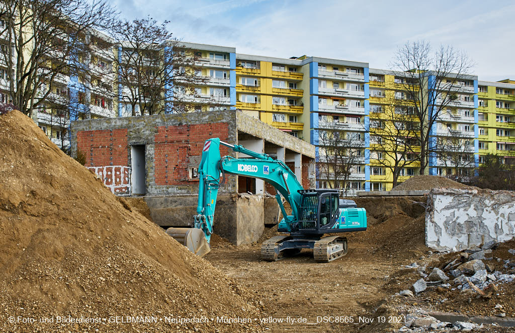19.11.2021 - Abriss-Baustelle Quiddezentrum in Neuperlach