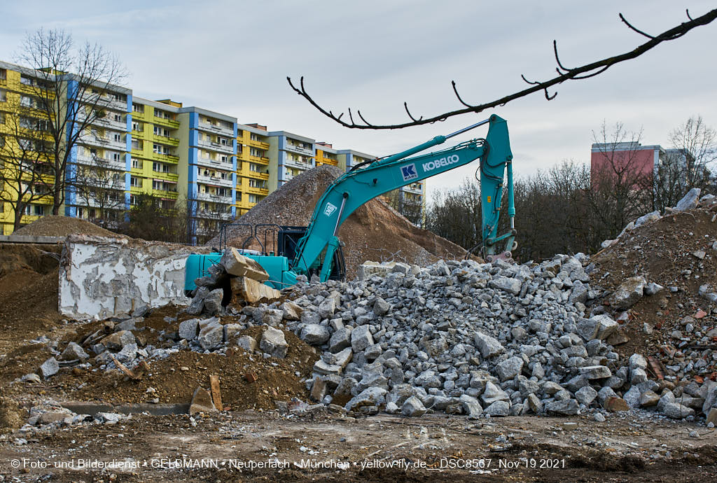 19.11.2021 - Abriss-Baustelle Quiddezentrum in Neuperlach