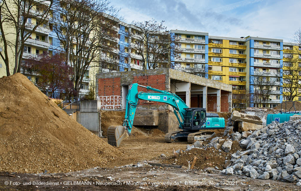 19.11.2021 - Abriss-Baustelle Quiddezentrum in Neuperlach