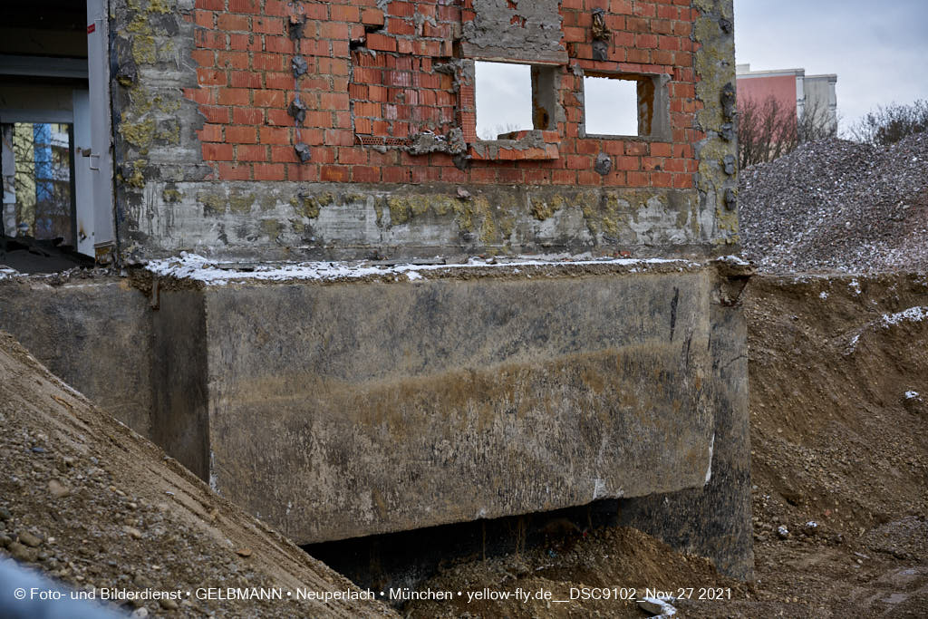 27.08.2021 - Abrissbaustelle Quiddezentrum in Neuperlach