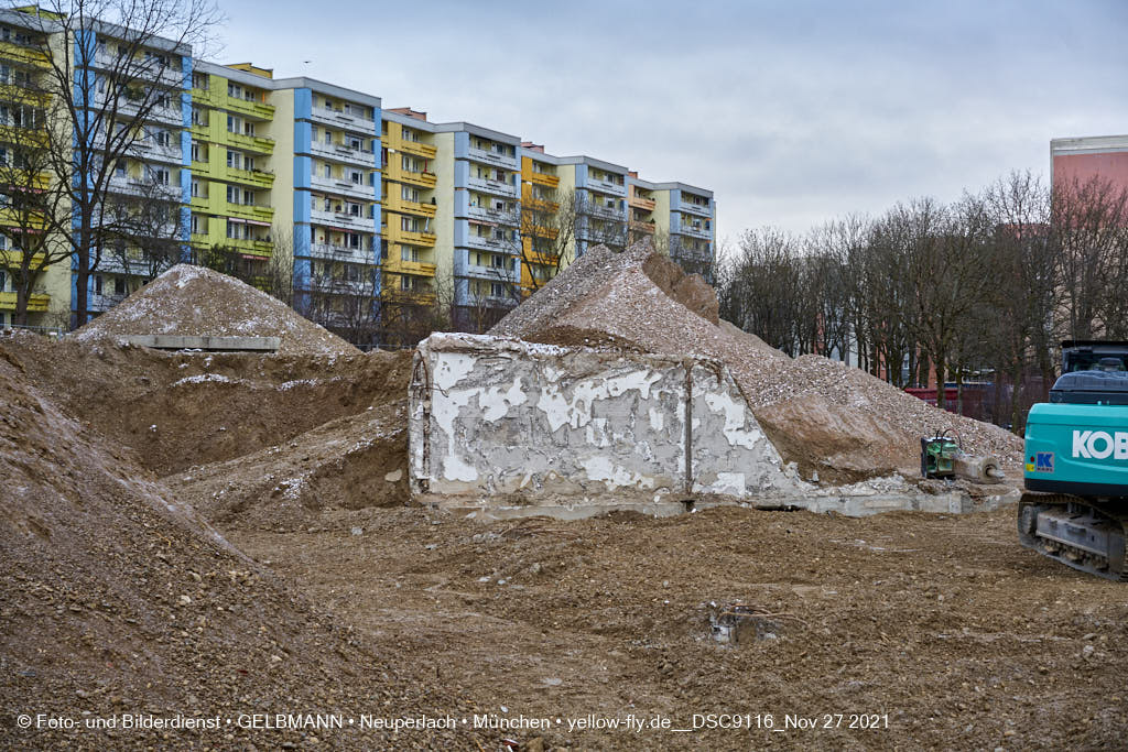 27.08.2021 - Abrissbaustelle Quiddezentrum in Neuperlach