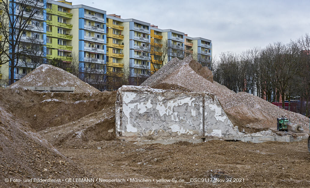 27.08.2021 - Abrissbaustelle Quiddezentrum in Neuperlach