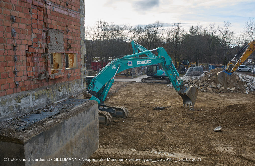 02.12.2021 - Abriss des Quiddezentrums in Neuperlach