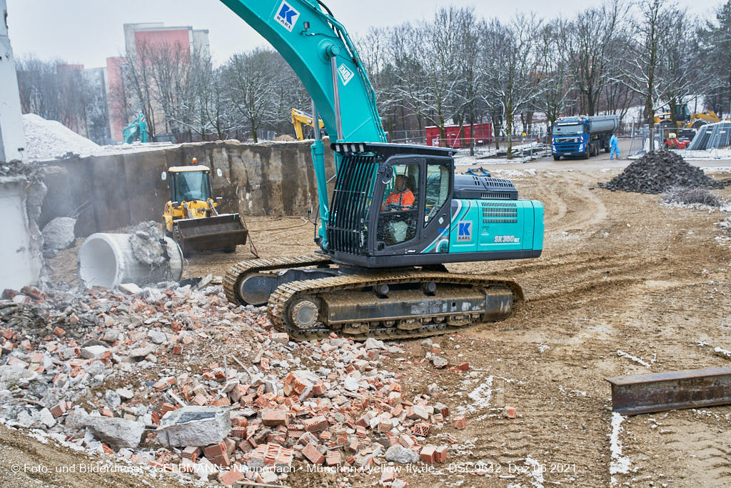 06.12.2021 -Abriss des letzten Hauses im Quiddezentrum in Neuperlach