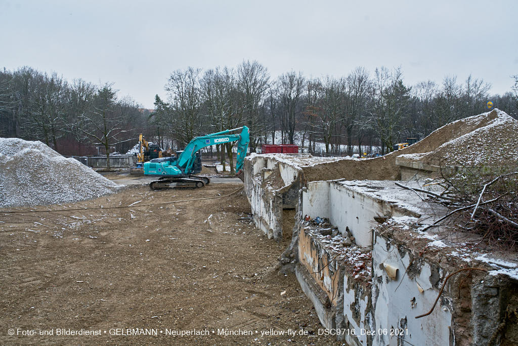 06.12.2021 -Abriss des letzten Hauses im Quiddezentrum in Neuperlach